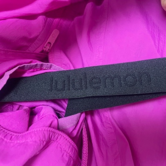 EUC Lululemon Hood Lite Packable Hooded Jacket Belt Bag - Picture 14 of 15